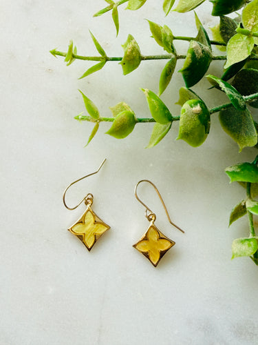 Plumeria Rhombus earrings Pink/yellow
