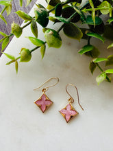 Plumeria Rhombus earrings Pink/yellow