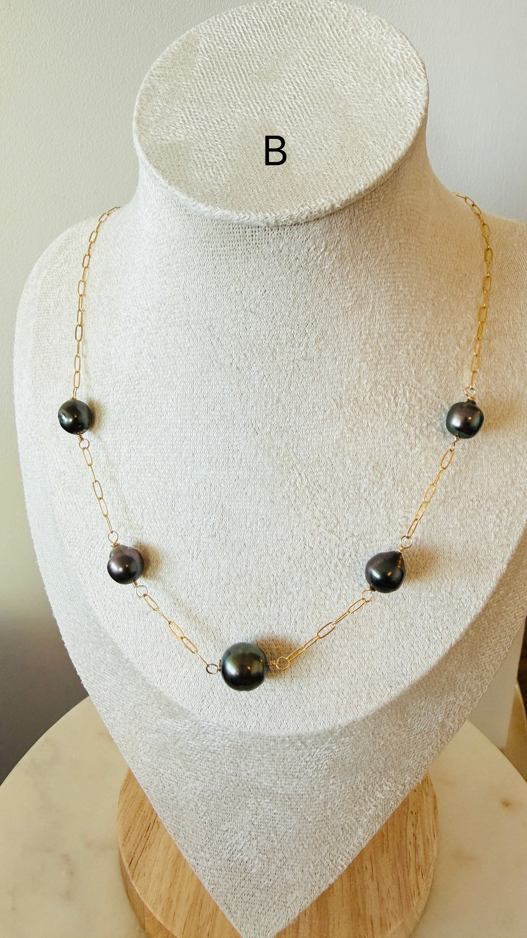 5 Tahitian Pearl Makaha Necklace (B)