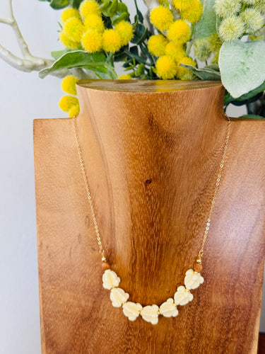 Crown Flower short necklace