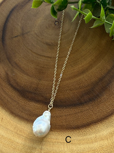 Baroque Pearl-L long necklace