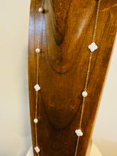 White Snow long necklace